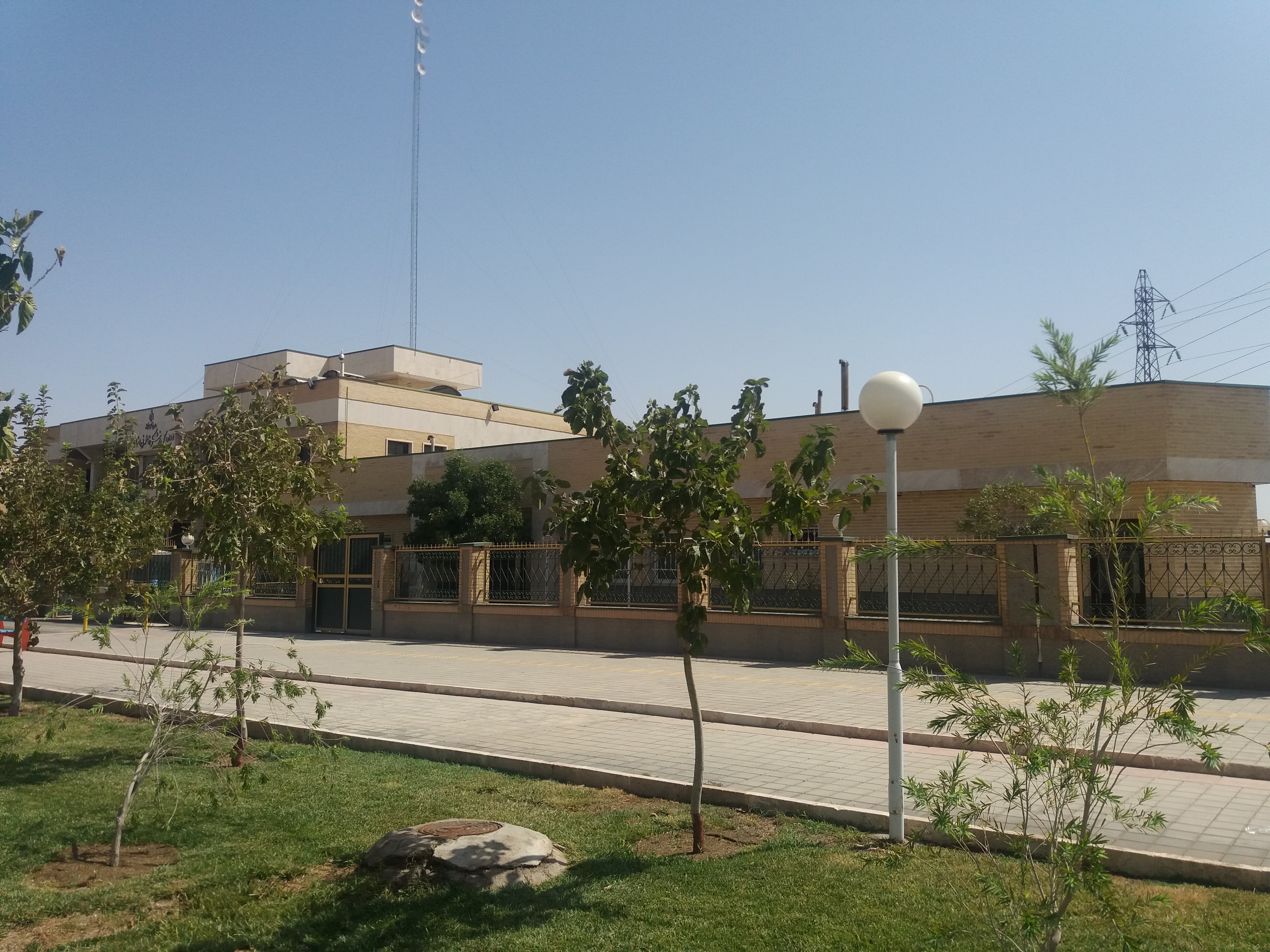  ساختمان نمازخانه و نگهبانی اداره کل پزشکی قانونی استان قم 